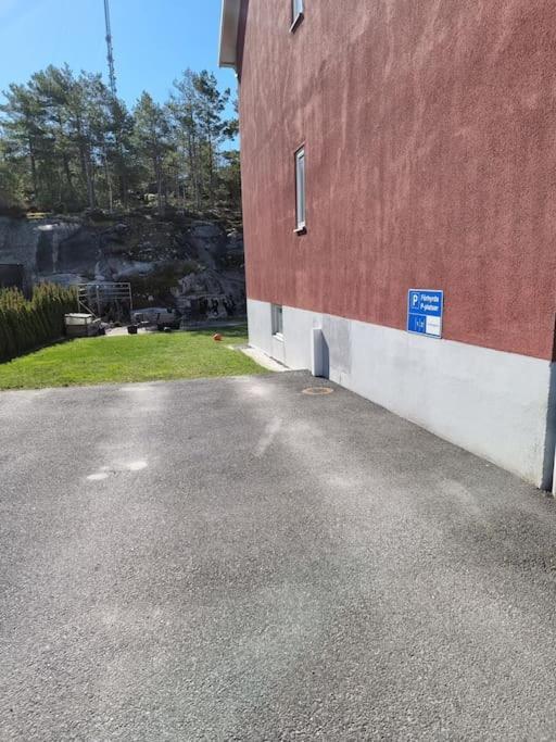 Trevlig Laegenhet Naera Stroemstad Centrum エクステリア 写真